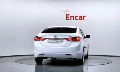 Hyundai Avante 2013, 121860 км, за 2083.74 USD