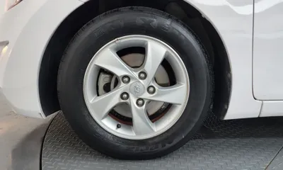 Hyundai Avante 2013, 121860 км, за 2083.74 USD