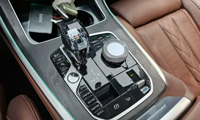 BMW X7 2022, 67377 км, за 49198.61 USD - фото 9
