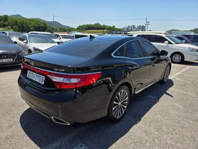 Hyundai Grandeur 2014, 181865 км, за 3688.61 USD