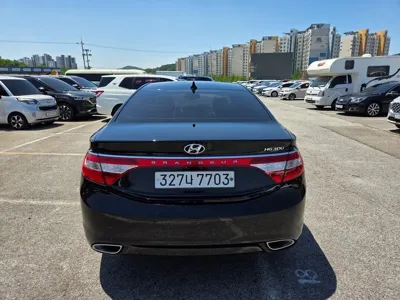 Hyundai Grandeur 2014, 181865 км, за 3688.61 USD