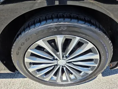 Hyundai Grandeur 2014, 181865 км, за 3688.61 USD