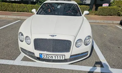 Bentley Flying Spur 2016, 125000 км, за 36103.45 USD