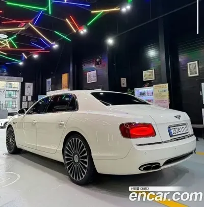 Bentley Flying Spur 2016, 125000 км, за 35830.64 USD - фото 6