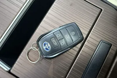 Toyota Granvia 2023, 43000 км, за 36139 USD - фото 23