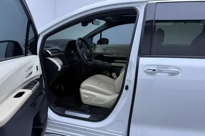 Toyota Granvia 2023, 43000 км, за 36139 USD - фото 26