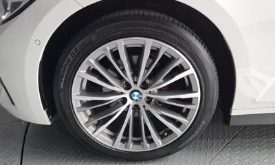 BMW 3-Series 2020, 88824 км, за 16221.51 USD