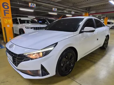 Hyundai Avante 2023, 137818 км, за 8993.04 USD
