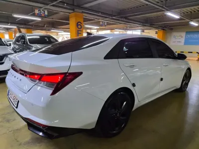 Hyundai Avante 2023, 137818 км, за 8993.04 USD
