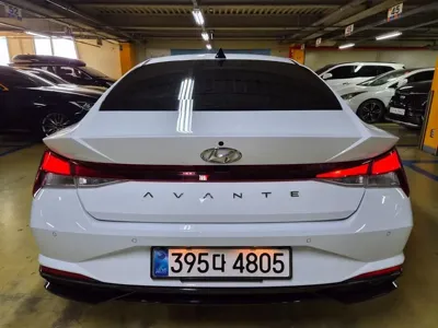 Hyundai Avante 2023, 137818 км, за 8993.04 USD