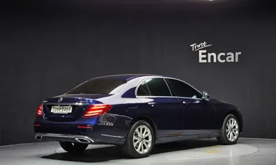 Mercedes-Benz E-Class 2020, 81229 км, за 18183.01 USD