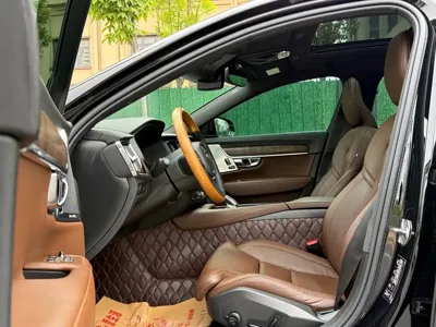 Volvo S90 2021, 50000 км, за 20423.38 USD