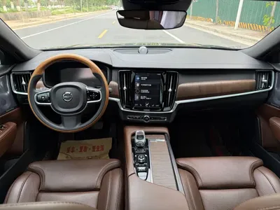 Volvo S90 2021, 50000 км, за 20423.38 USD