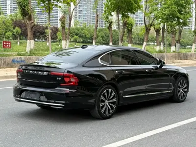 Volvo S90 2021, 50000 км, за 20365.64 USD - фото 9