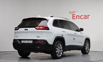 Jeep Cherokee 2018, 81022 км, за 7664.35 USD