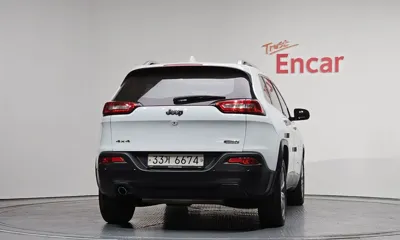 Jeep Cherokee 2018, 81022 км, за 7664.35 USD