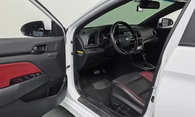Hyundai Avante 2018, 53298 км, за 8990.23 USD - фото 10