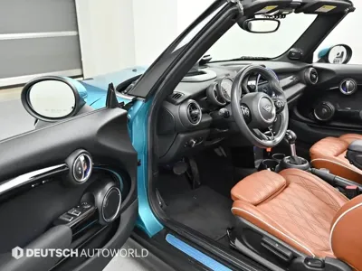 MINI Cooper Convertible 2019, 51094 км, за 11636.22 USD - фото 11