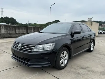 Volkswagen Lavida 2016, 100000 км, за 4574.9 USD