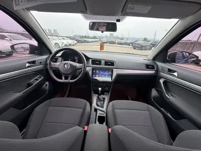 Volkswagen Lavida 2016, 100000 км, за 4574.9 USD