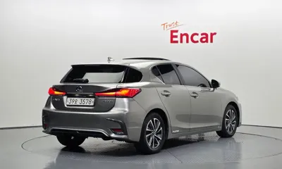Lexus CT200h 2018, 123843 км, за 10553.75 USD