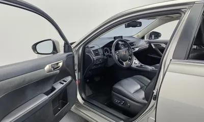 Lexus CT200h 2018, 123843 км, за 10553.75 USD - фото 10