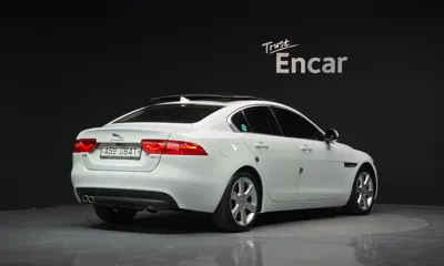 Jaguar XE 2016, 122074 км, за 4221.97 USD