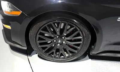 Ford Mustang 2019, 90106 км, за 20283.58 USD