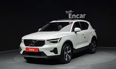 Volvo XC40 · 2025 год