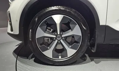 Volvo XC40 2025, 4285 км, за 28741.32 USD