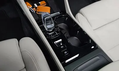 Volvo XC40 2025, 4285 км, за 28741.32 USD - фото 9