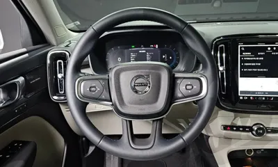 Volvo XC40 2025, 4285 км, за 28741.32 USD - фото 13