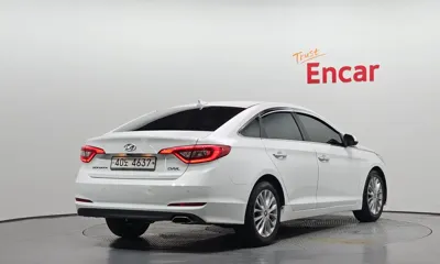 Hyundai Sonata 2015, 147236 км, за 5399.43 USD