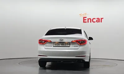 Hyundai Sonata 2015, 147236 км, за 5399.43 USD