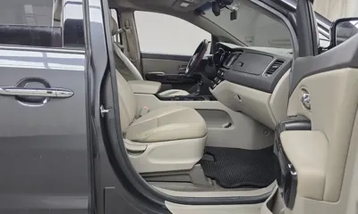 Kia Canival 2016, 151873 км, за 6188.93 USD - фото 26