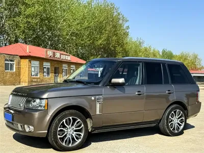Land Rover Range Rover 2010, 220000 км, за 15964.96 USD