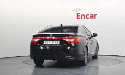 Hyundai Grandeur 2014, 152323 км, за 2953.92 USD