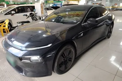 Xpeng P7 · 2023 год