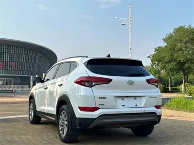 Hyundai Tucson 2016, 110000 км, за 5017.01 USD