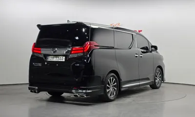 Toyota Alphard 2016, 68956 км, за 22464.48 USD