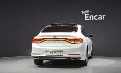 Hyundai Grandeur 2018, 131782 км, за 8847.26 USD