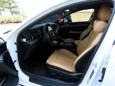 Kia K5 2023, 40658 км, за 14886.56 USD