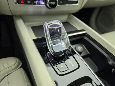 Volvo XC60 2026, 2661 км, за 41604.35 USD - фото 8