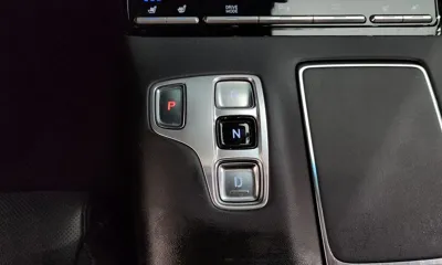 Hyundai Grandeur 2022, 63798 км, за 16345.02 USD - фото 9