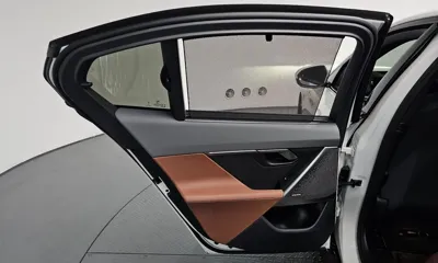 BMW 5-Series 2025, 3259 км, за 57849.55 USD - фото 24