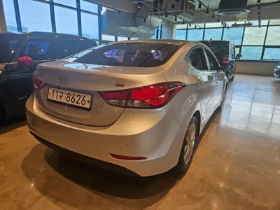 Hyundai Avante 2016, 173198 км, за 3187.62 USD