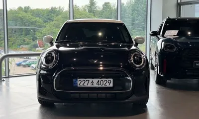 MINI Cooper 2024, 8871 км, за 18526.94 USD