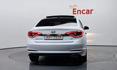 Hyundai Sonata 2015, 93871 км, за 7930.83 USD
