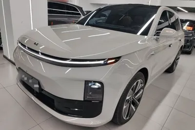 Li Auto L6 · 2024 год