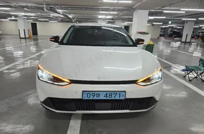Kia EV6 · 2023 год